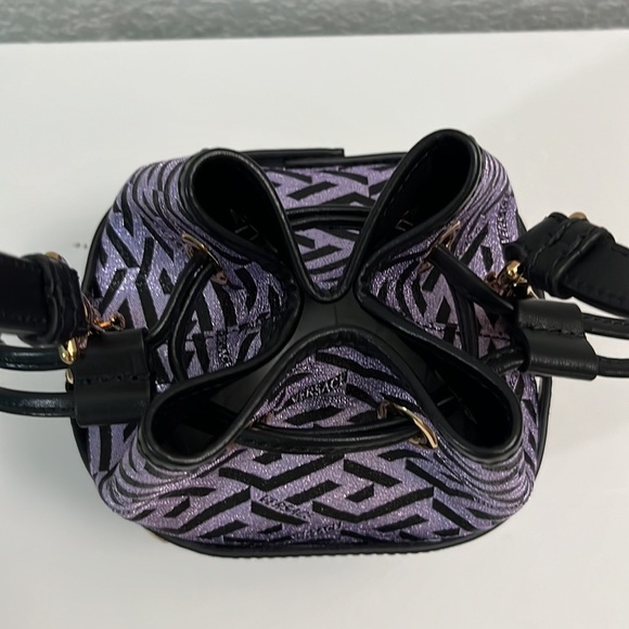 SALE! Versace La Greca Virtus metallic monogram bucket leather crossbody bag NEW - Picture 11 of 12